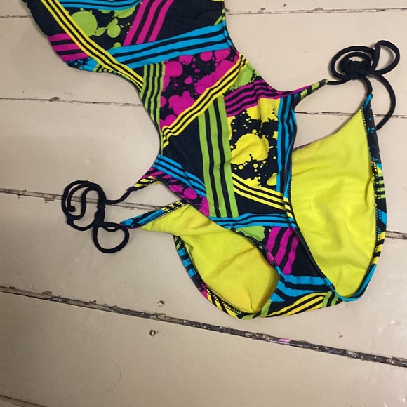 Never worn swimsuit - Picture 3 of 5